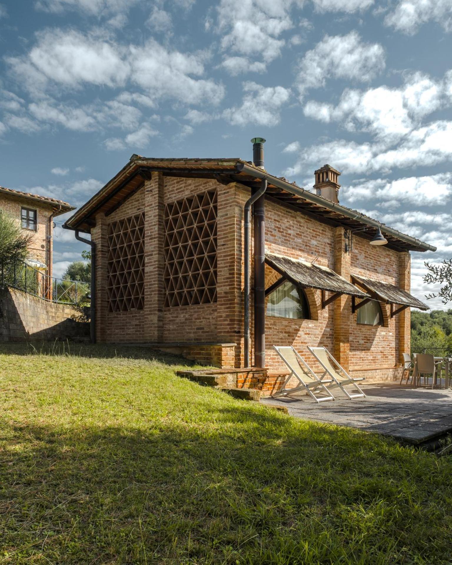 Fattoria Di Colleoli Guest House Bagian luar foto