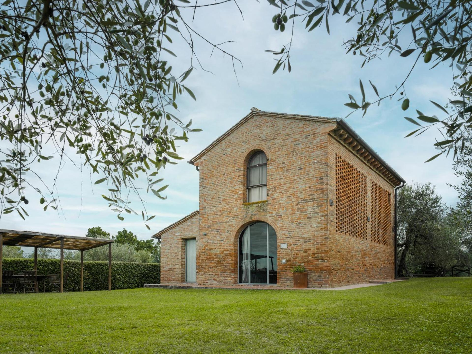 Fattoria Di Colleoli Guest House Bagian luar foto