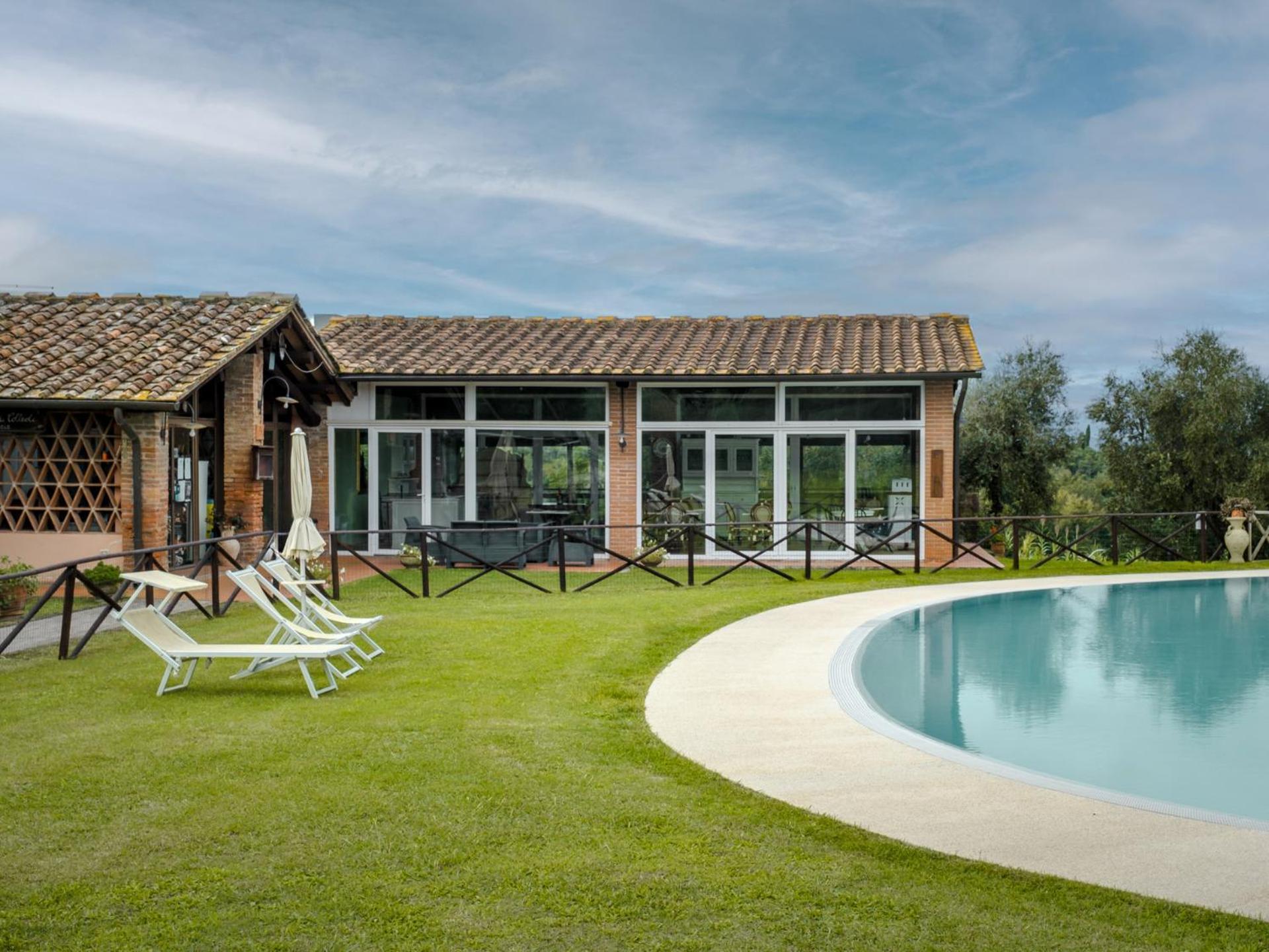 Fattoria Di Colleoli Guest House Bagian luar foto